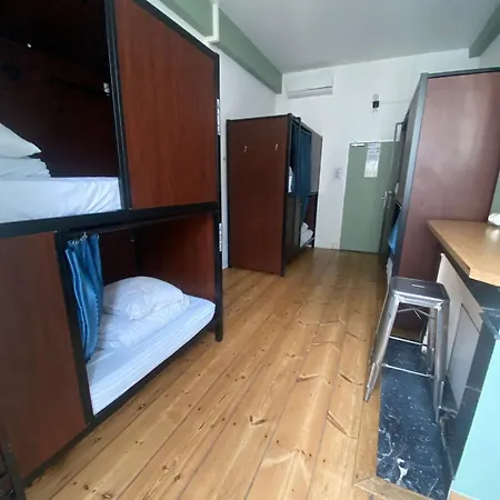 Hostel20 *